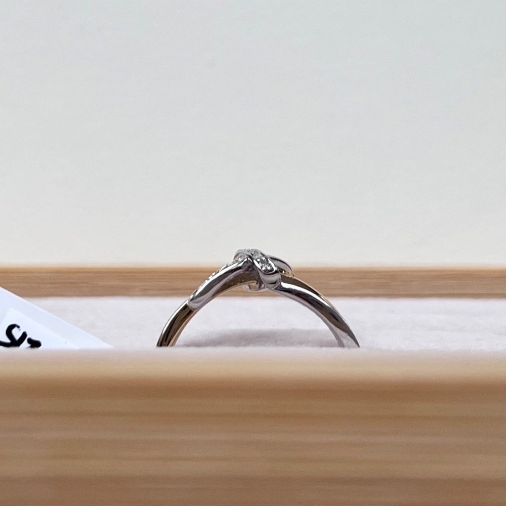 R040 | Natural Diamond Bow Mixed Metal Ring - Picture 4 of 8